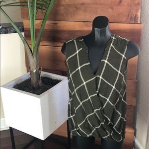 a.n.a Green & White Sleeveless Blouse